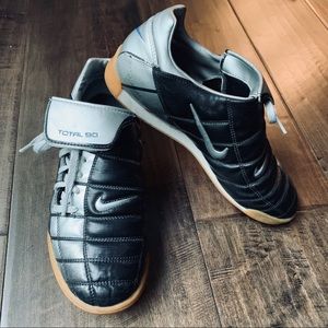 Nike Total Pro Indoor Soccer Shoes (6Y)